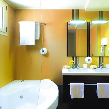 Apartamento Macaris, *